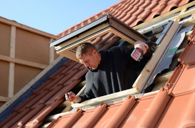 Pose de fenêtres de toit Velux à Saint-Julien-d'Oddes